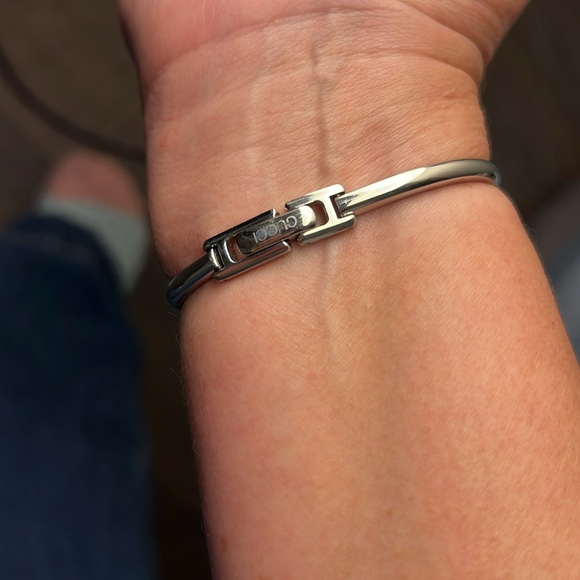 Gucci 1900L Watch Ladies Square Quartz Grey Dial Silver 19mm Swiss Made - Picture 2 of 5